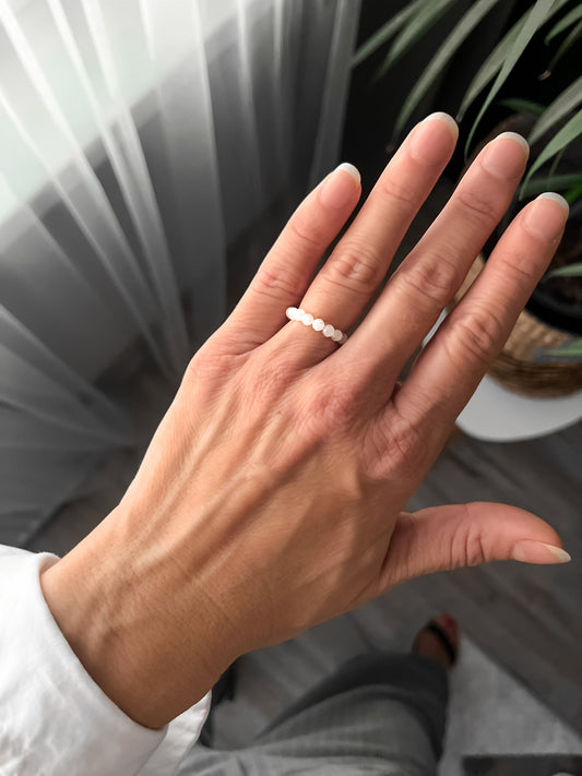 Prsteň z brúsenej perlete